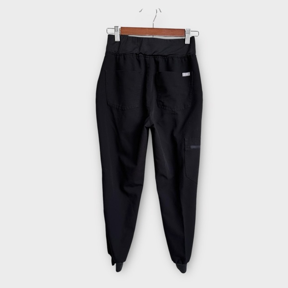 Figs Zamora Scrub Jogger Pants in Black - Picture 2 of 6
